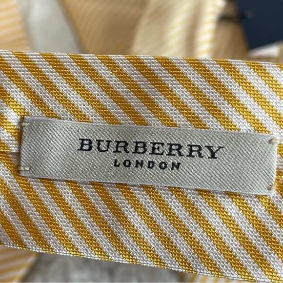 Burberry Classic Yellow and White Striped Tie New - Picture 7 of 10